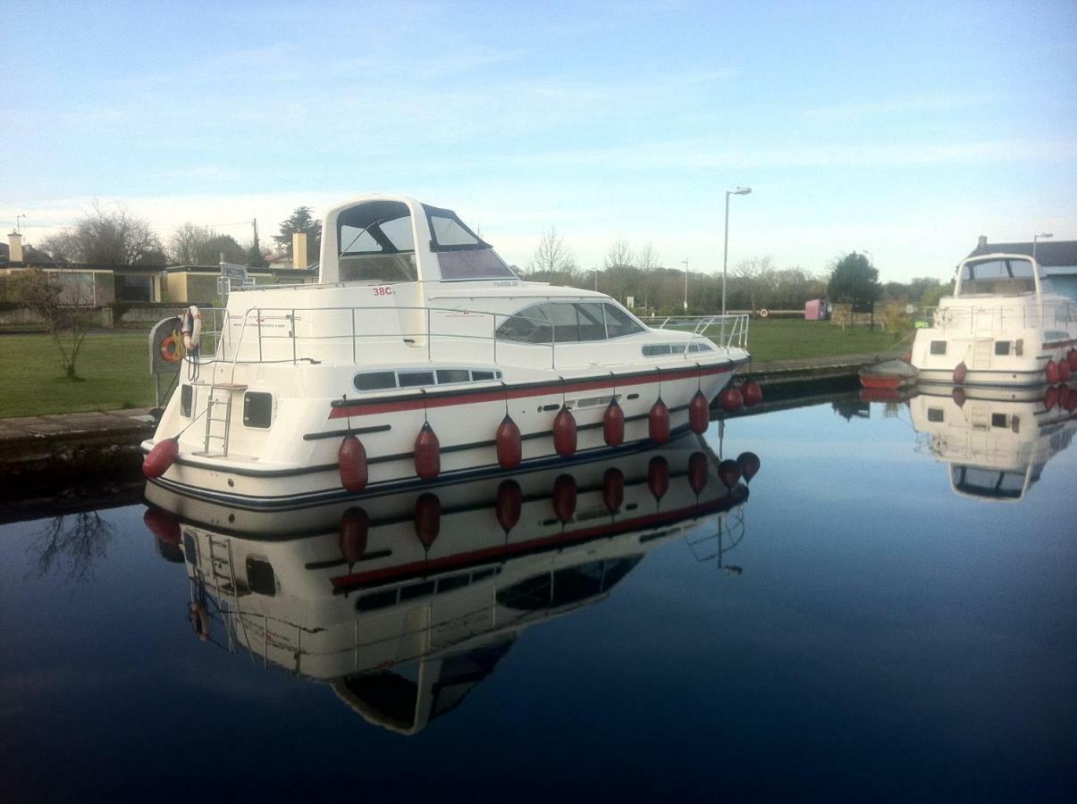 Lough Derg House & The Lake Cafe Nenagh Buitenkant foto